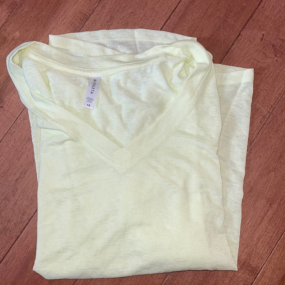 Athleta tee shirt never worn